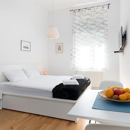 Modern Studio Near Park Zrinjevac And Main Square Ζάγκρεμπ Εξωτερικό φωτογραφία